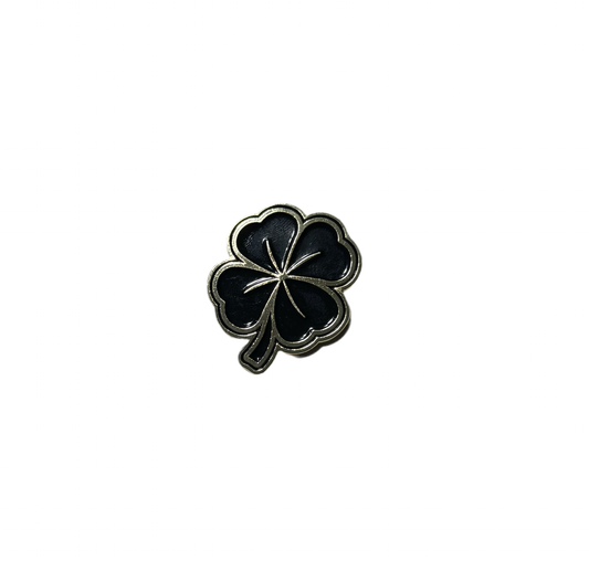 Trébol Black Metallic Pin