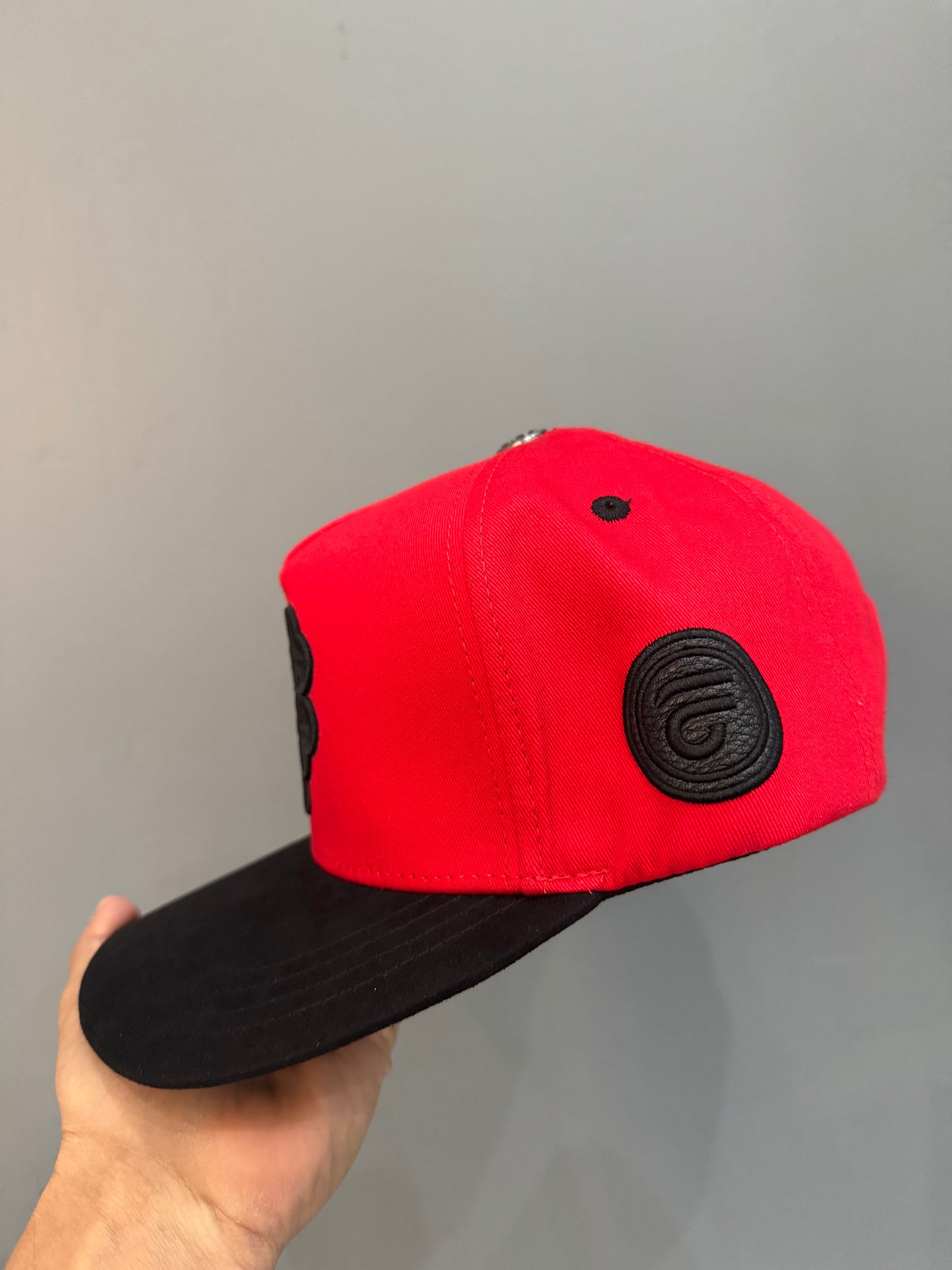 Hat Black Trebol Red